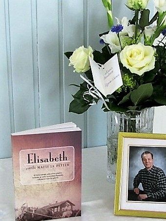 Elisabeth ja poikansa Matti ja Petter, toimittanut Pekka Piipponen, julkaisija Sukuseura Piipponen ry.